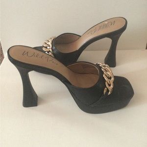NWOT Womens mule heels with chain adornments